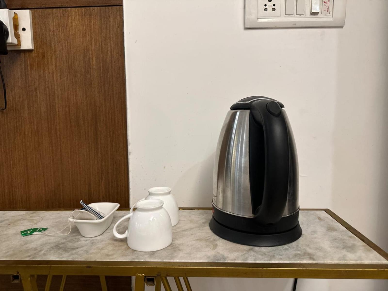 Hotel Blueberry Yeni Delhi Dış mekan fotoğraf