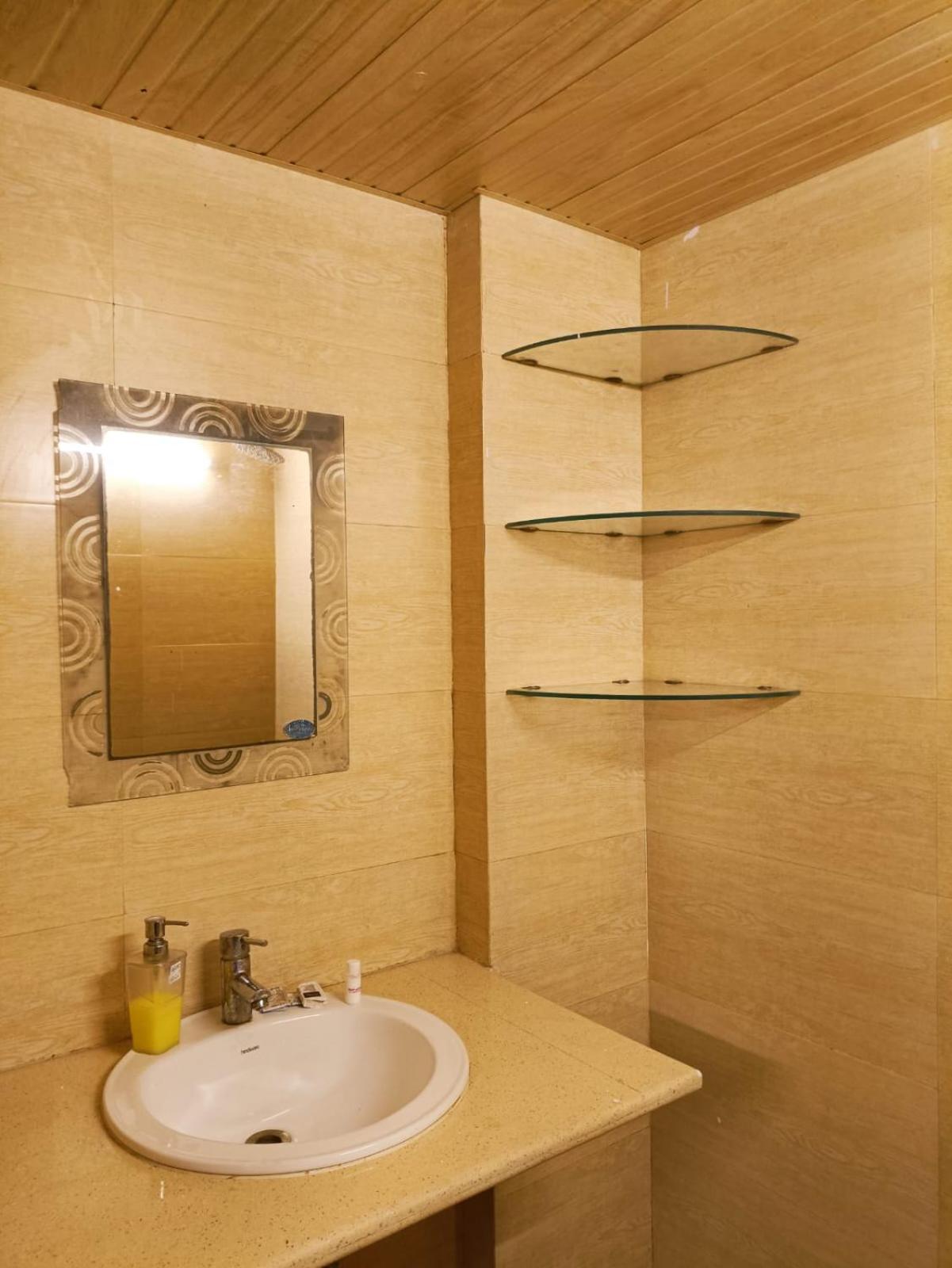 Hotel Blueberry Yeni Delhi Dış mekan fotoğraf