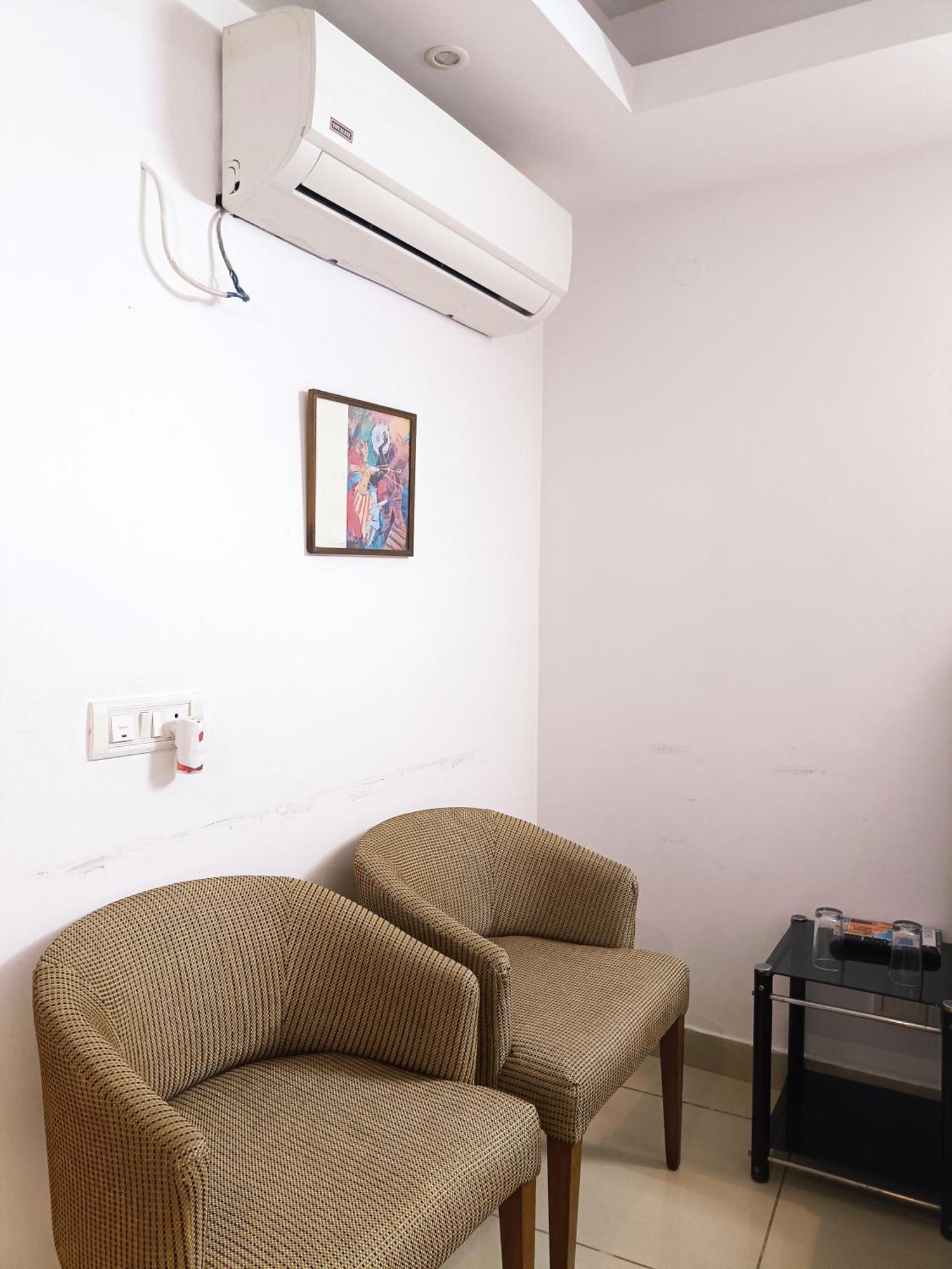 Hotel Blueberry Yeni Delhi Dış mekan fotoğraf